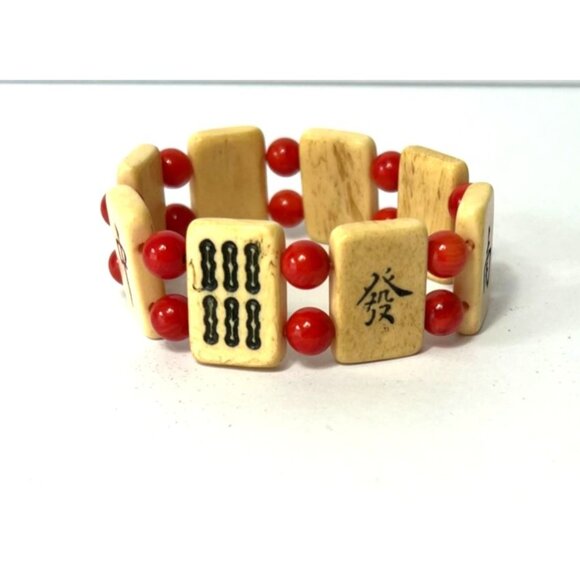 Vintage Chinese Bakelite Mahjong Tile Elastic Bracelet With Red Beads - Picture 4 of 6